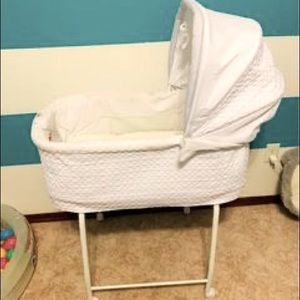 Simmons Auto Glide Bassinet
